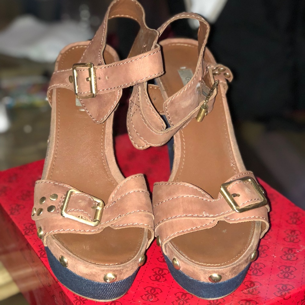 Size8.5 GUESS Wedge